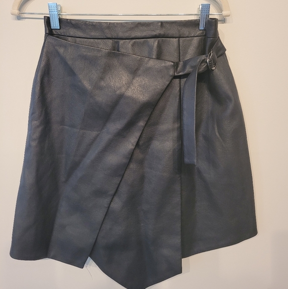 Skirt - Picture 1 of 6